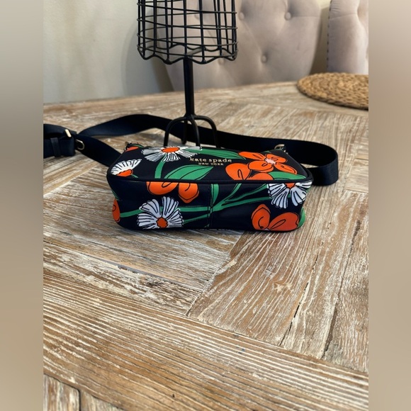 Kate Spade The Litte Better Sam Daisy Vines Small Crossbody - Picture 7 of 14